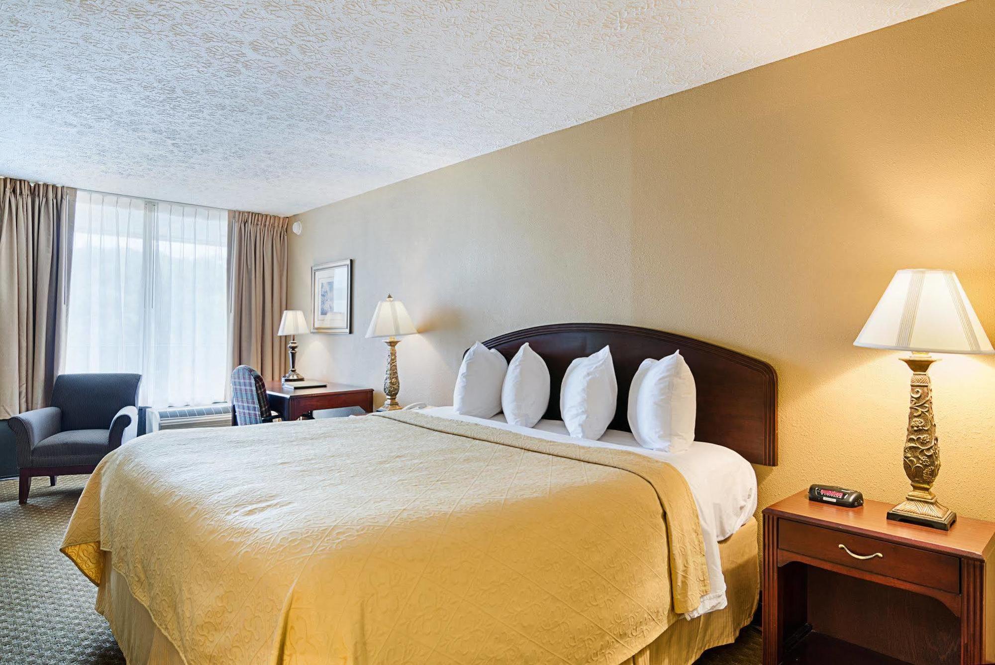 Quality Inn 刘易斯堡 外观 照片