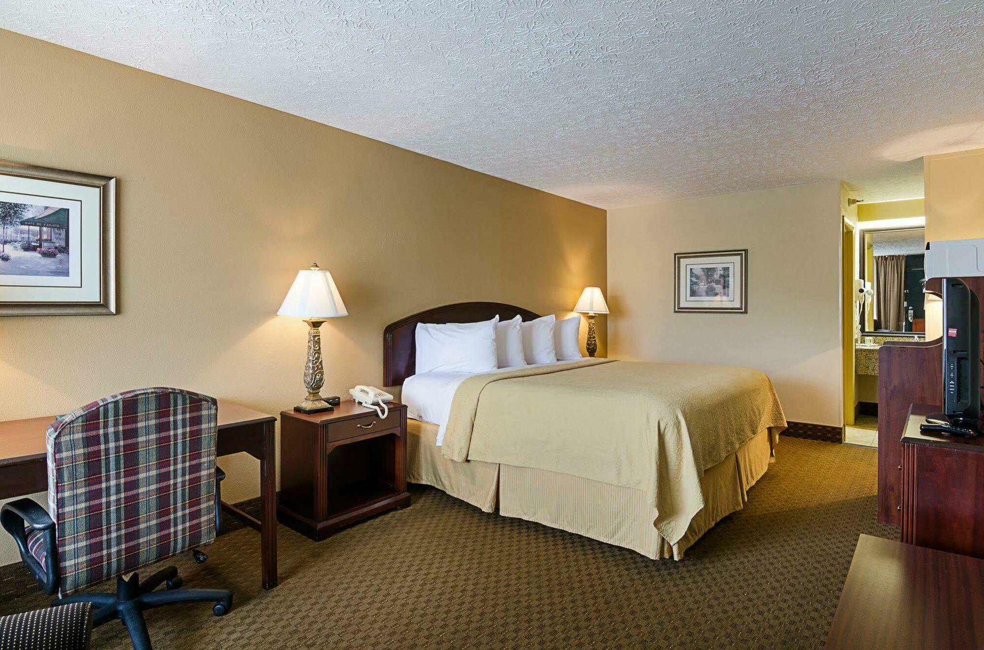Quality Inn 刘易斯堡 外观 照片