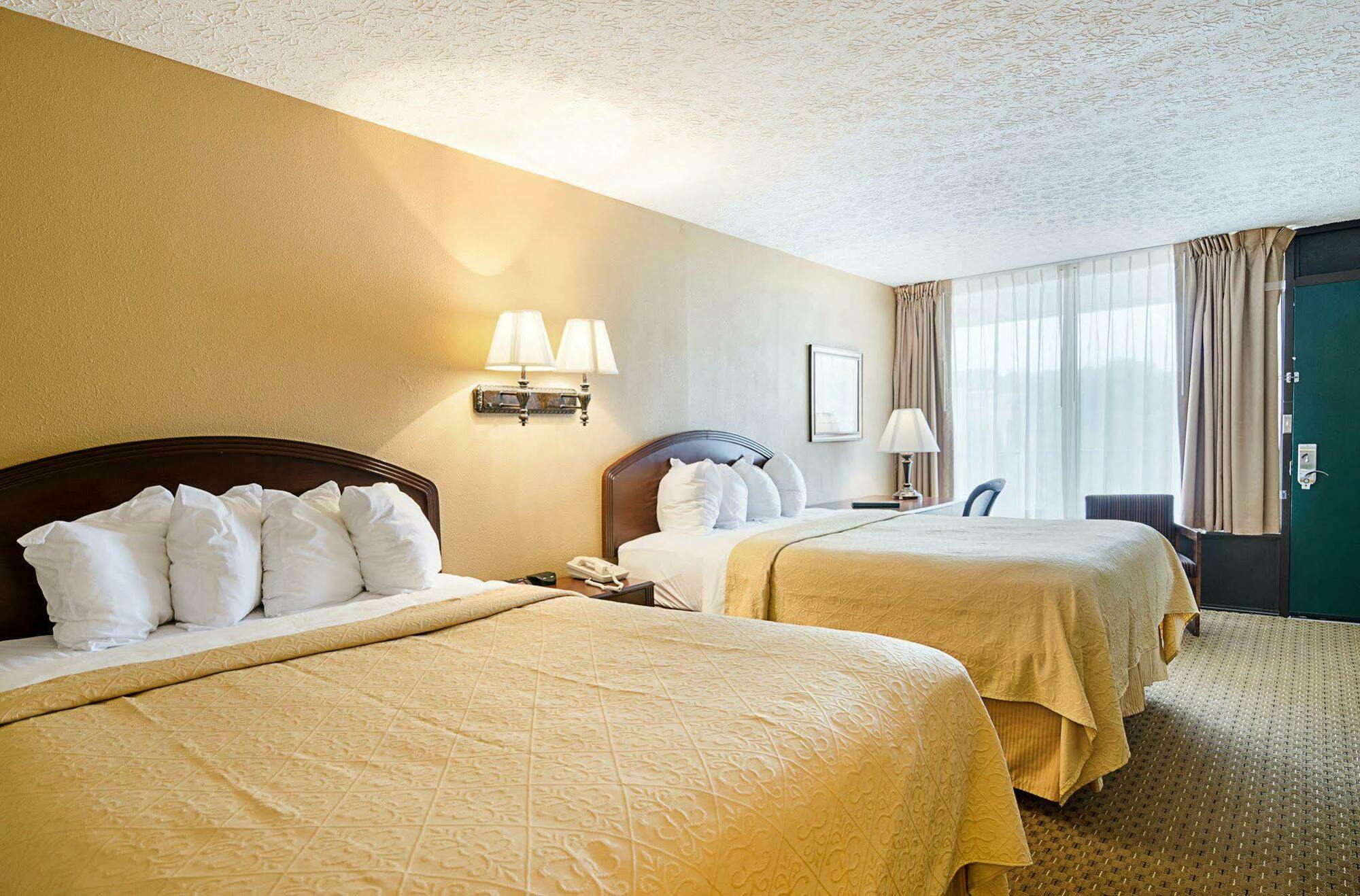 Quality Inn 刘易斯堡 外观 照片